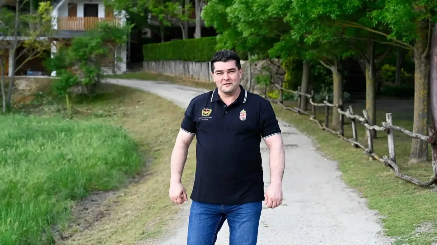 Bérgyilkost akar küldeni László Attilára a romániai gábor tetőfedő maffia