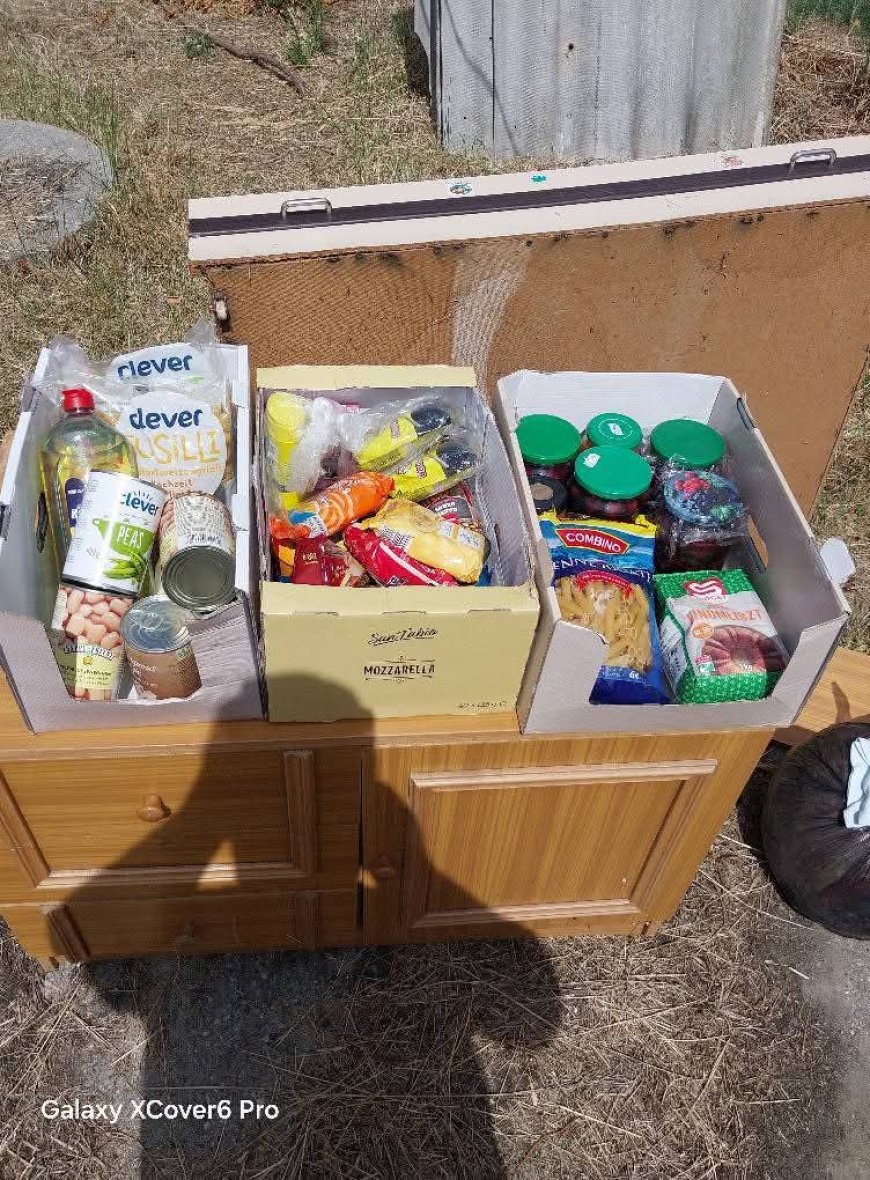 A hivatal áll, de az élet megy tovább.